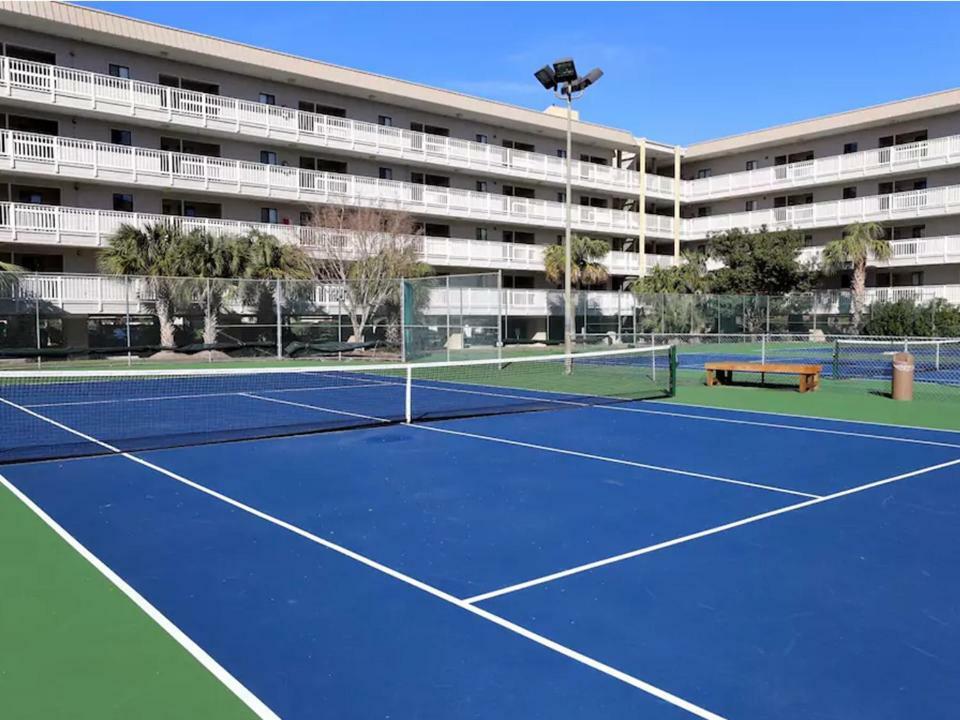 Seas The Day - Boardwalk To The Beach, 3 Pools, Tennis Apartment Hilton Head Island Exterior photo